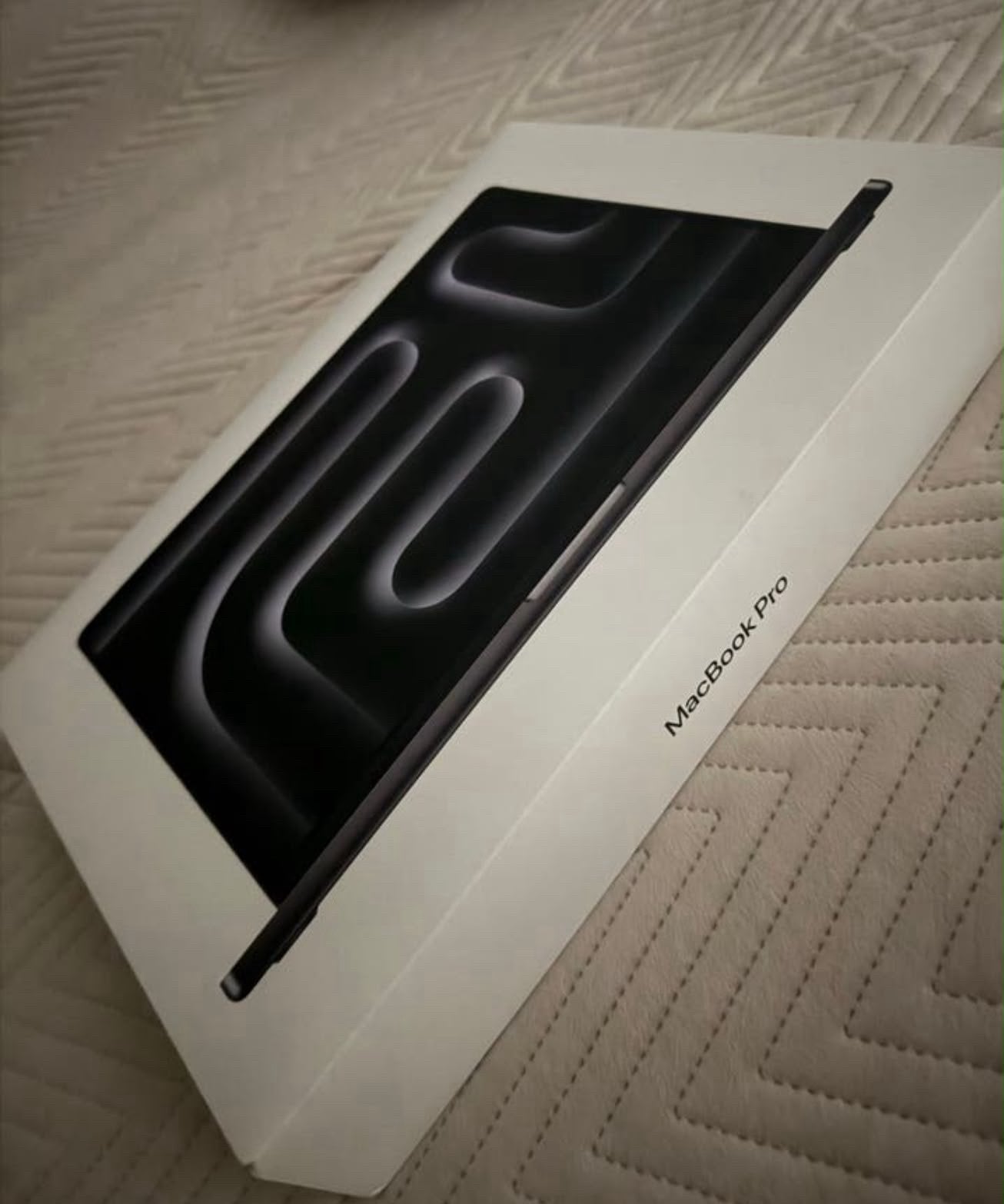 MacBook Pro M5 pro, 24GB, 1 TB, 16 Inch geseald nieuw, MacBook Pro, 1 TB of meer, 2 tot 3 Ghz, Qwerty