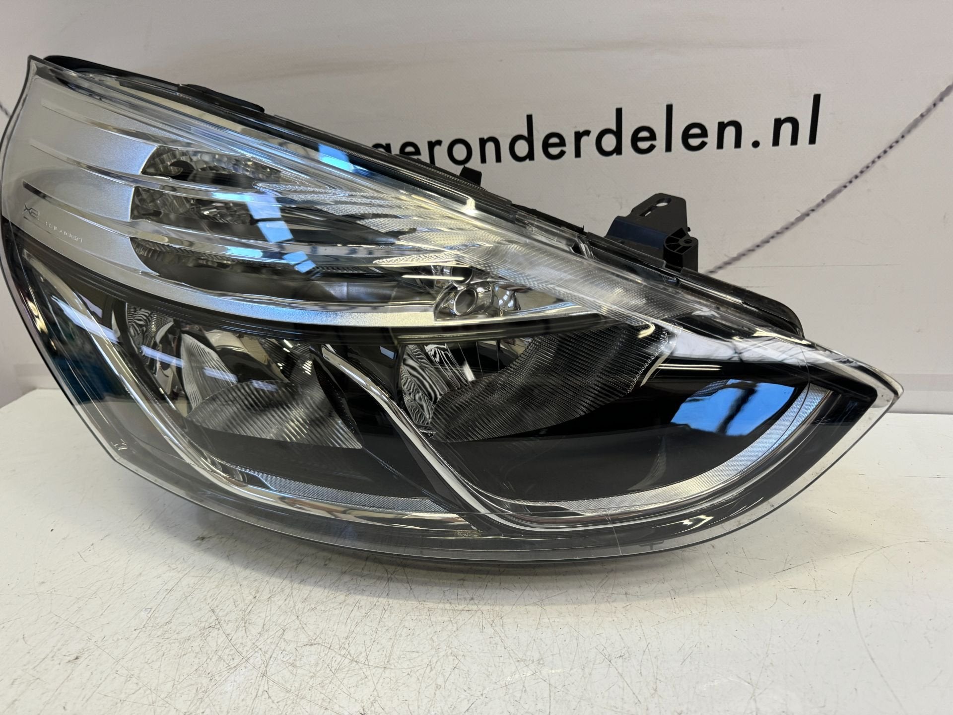 RENAULT CLIO IV 4 KOPLAMP H7 HALOGEEN 260106624R RECHTS, Renault Group, Gebruikt, Contact.group@renault.com, Renault