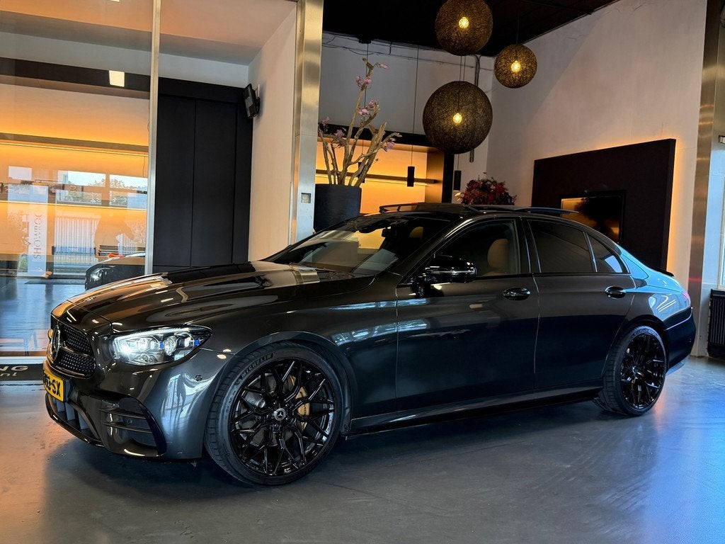 Mercedes-Benz E-klasse 200 AMG Nigt edt full option 2021 gar, Auto's, Automaat, Gebruikt, Euro 6, Bedrijf