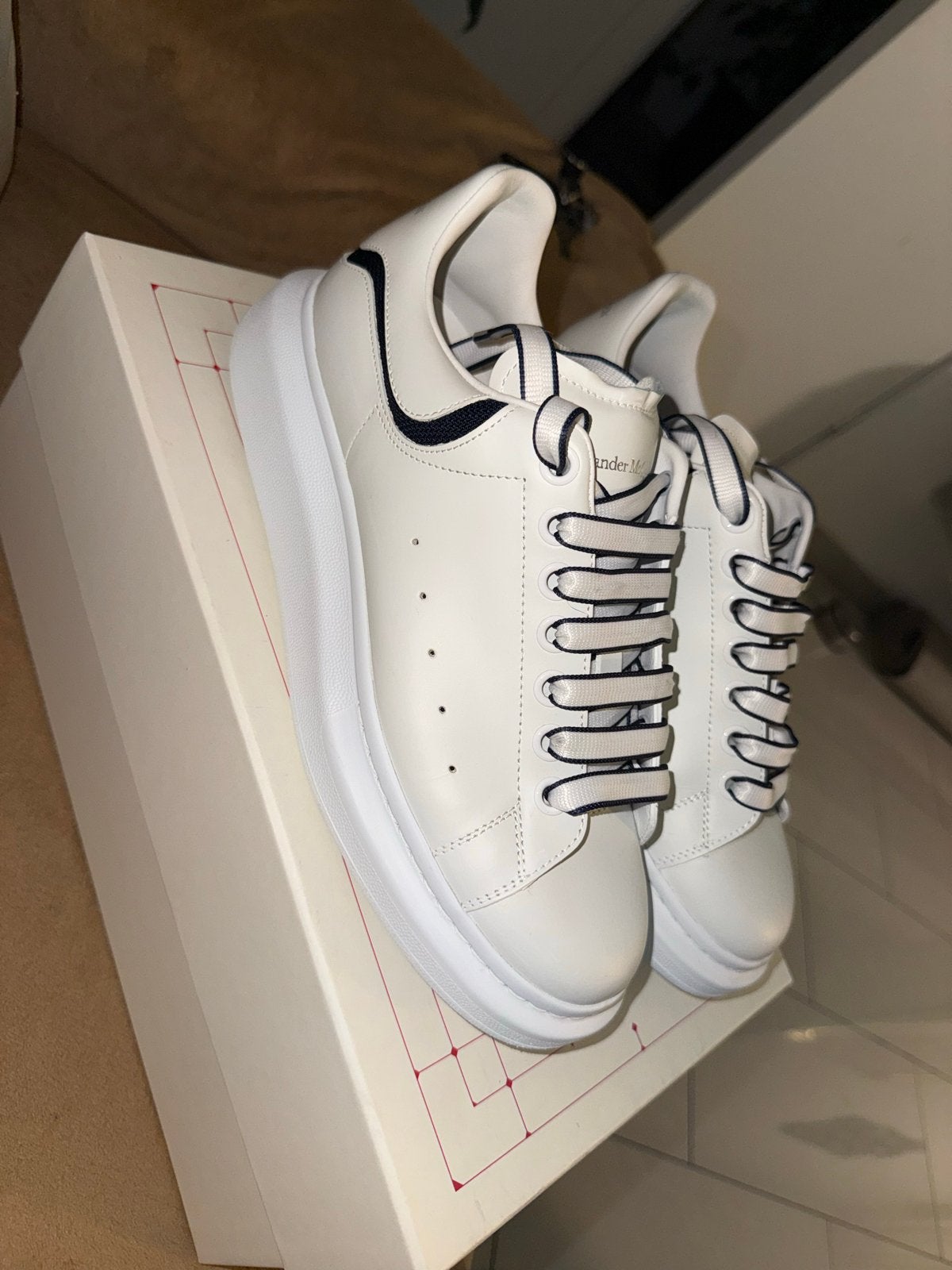 Alexander McQueen Oversized Sneaker White/Navy - Maat 41, Wit, Ophalen of Verzenden, Sneakers of Gympen, Zo goed als nieuw