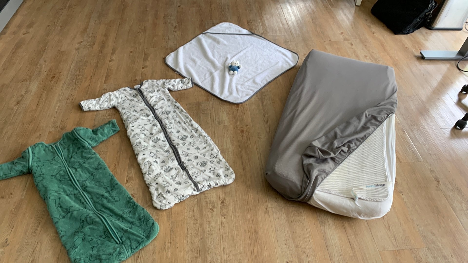 Ledikant matras met aerosleep overtrekken, slaapzakken ed, Ophalen, Moeders voor moeders, Prenatal, Zo goed als nieuw