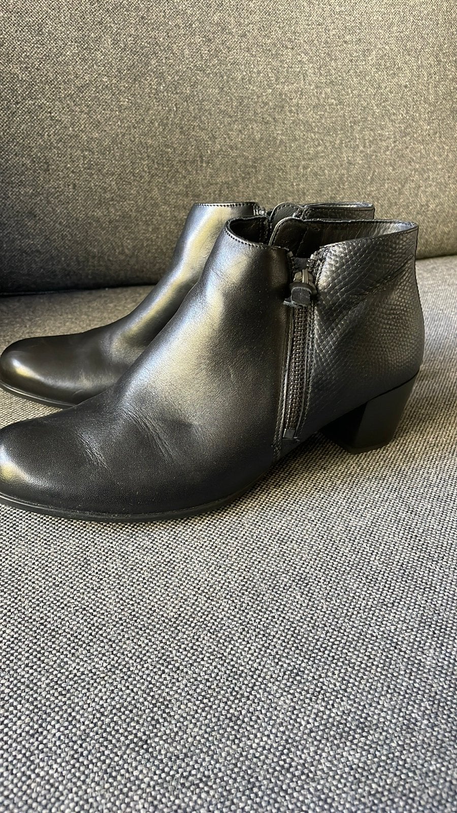 Enkellaarsjes maat 40 ecco zwart, Kleding | Dames, Ophalen of Verzenden, Zo goed als nieuw, Zwart
