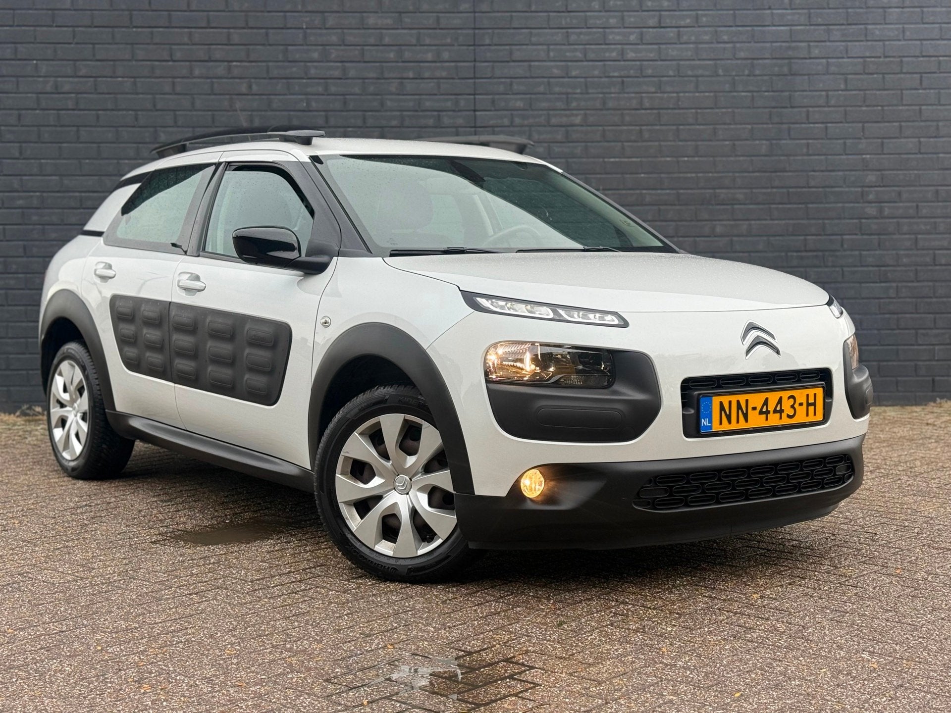 Citroen C4 Cactus 1.2 PureTech Business Bj 2017 ECC Airco Na, Voorwielaandrijving, Dealer onderhouden, Stof, Gebruikt