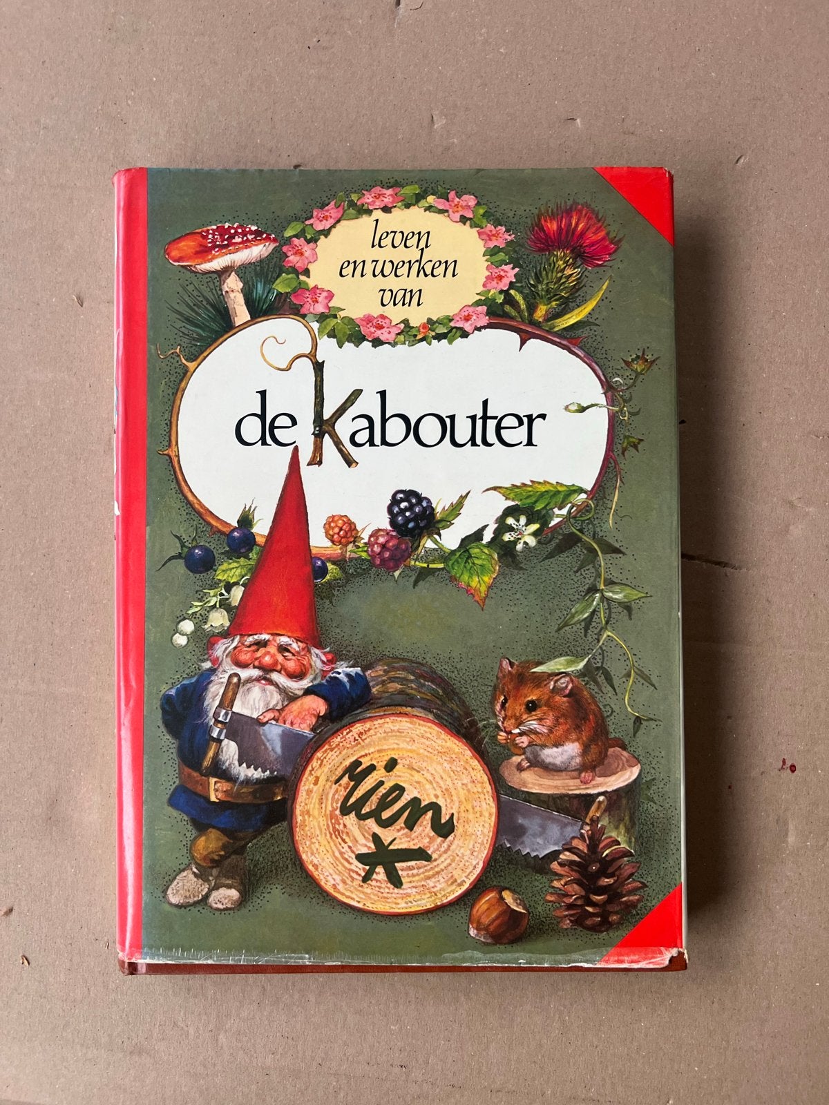 Het Leven en Werken van de Kabouter - Rien Poortvliet, Ophalen of Verzenden, Gelezen, Sprookjes