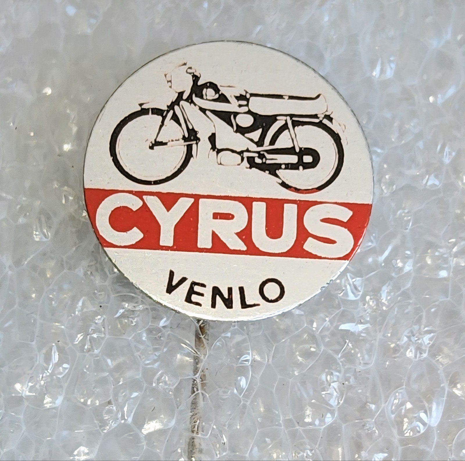 Vintage Cyrus Venlo Speldje - Bromfiets, Verzamelen, Ophalen of Verzenden, Gebruikt, Transport, Speldje of Pin