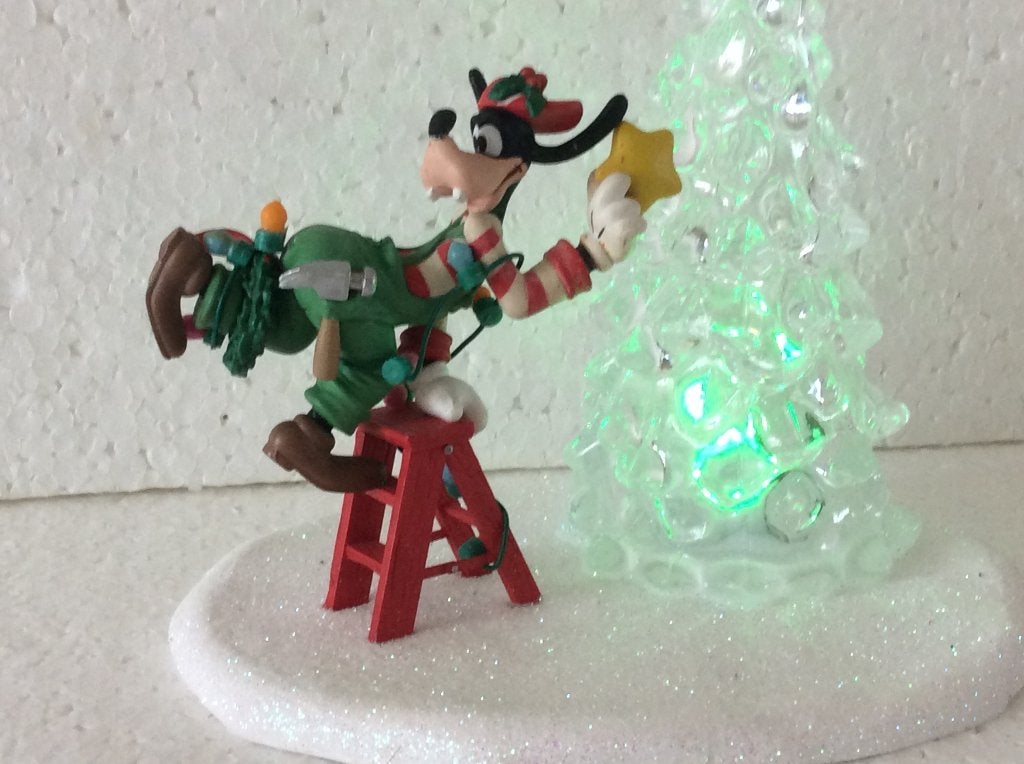 beeldje - led kerstboom met Disney figuur Goofy, Ophalen of Verzenden, Goofy of Pluto, Zo goed als nieuw, Beeldje of Figuurtje