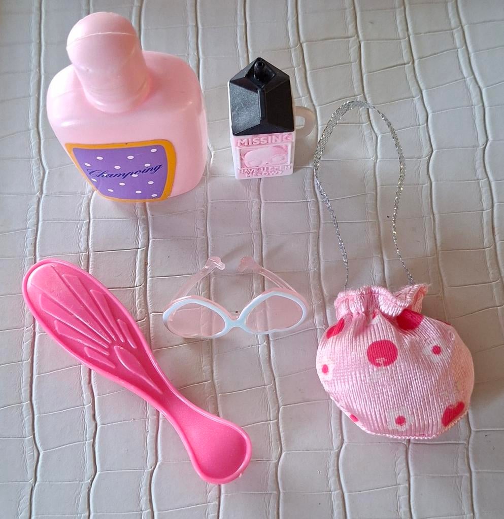 Barbie accessoires set: borstel, tasje, bril, shampoo, Ophalen of Verzenden, Gebruikt, Barbie