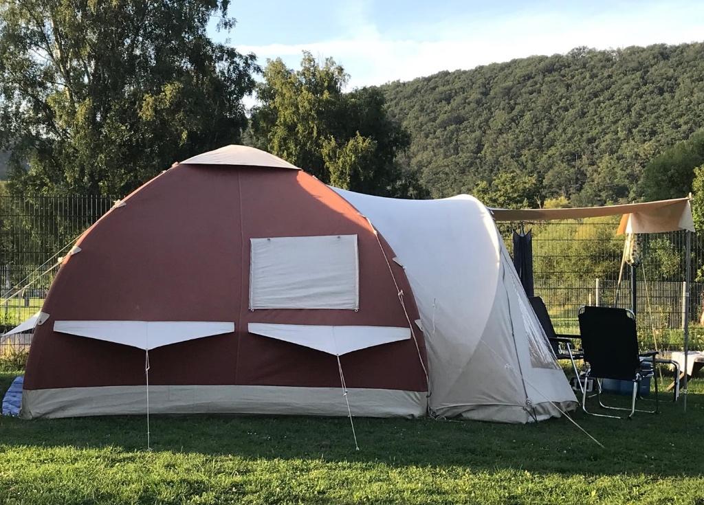 Karsten oppompbare tent type 300, Ophalen, Gebruikt, Tot en met 5