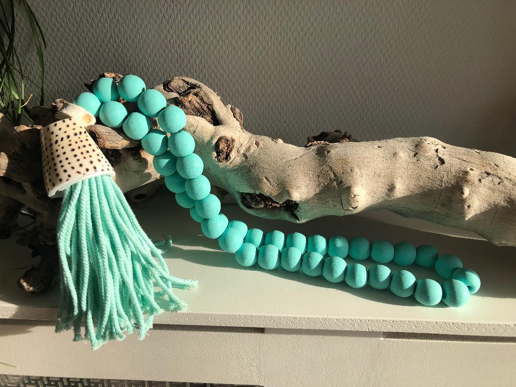 Woonaccessoire hout ketting met schelp hanger, Huis en Inrichting, Hout, Nieuw, Ophalen of Verzenden, Blauw