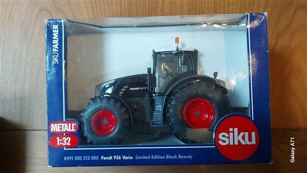 Siku X991 000 212 000 Fendt 936 Vario Blackline, Hobby en Vrije tijd, Modelauto's | 1:32, Ophalen of Verzenden, Zo goed als nieuw