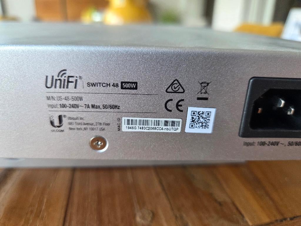 Ubiquity unify switch 48, Computers en Software, Netwerk switches, Ophalen of Verzenden, Zo goed als nieuw