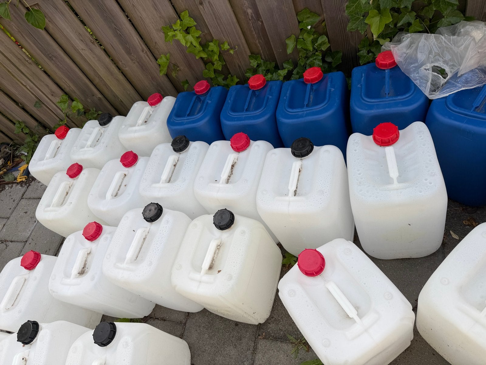 Jerrycans 20l, Ophalen