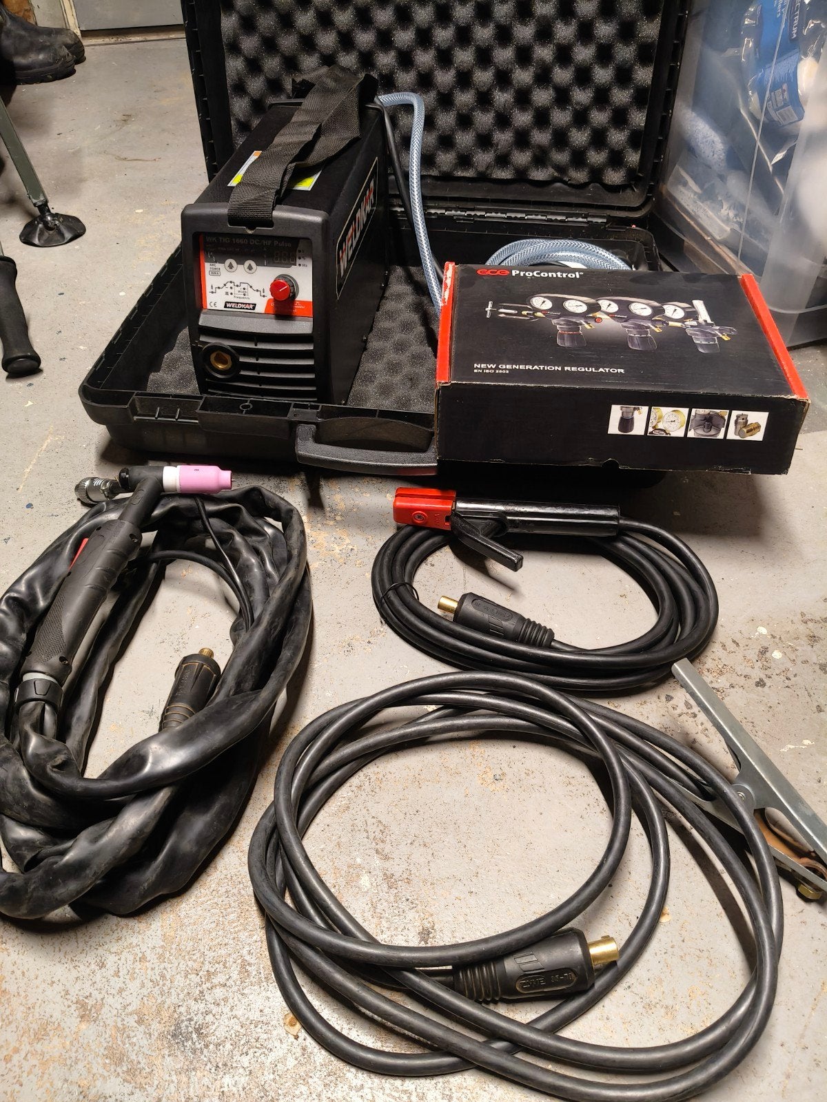 Weldkar TIG 1660 DC/ HF Pulse  tig lasapparaat - Compleet, Ophalen, Zo goed als nieuw, 150 tot 250 ampère, Tig