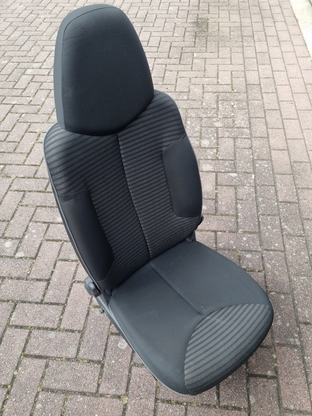 Stoel peugeot 107 aygo, Auto-onderdelen, Interieur en Bekleding, Ophalen of Verzenden, Peugeot