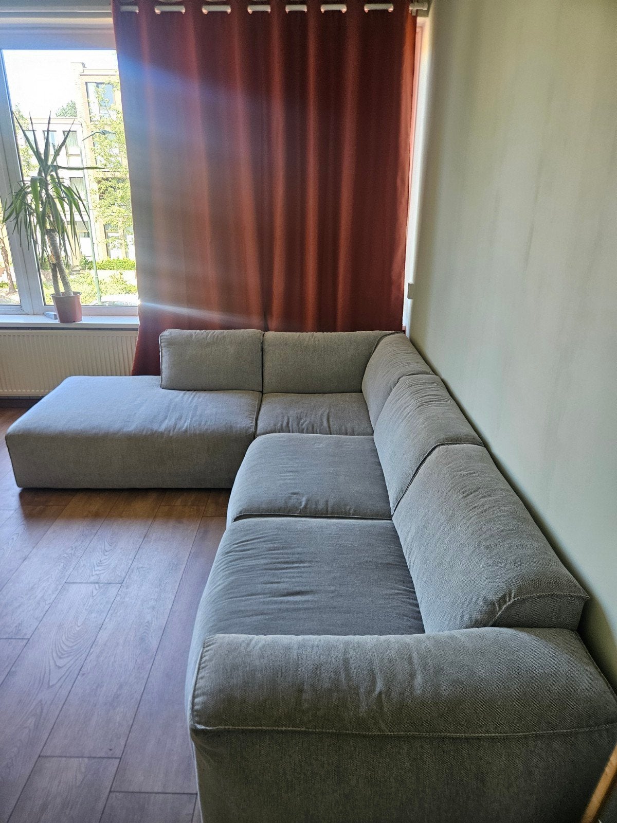 Nette hoekbank - perfect voor een ruime woonkamer, Huis en Inrichting, Banken | Bankstellen, Ophalen, 250 tot 300 cm, Gebruikt