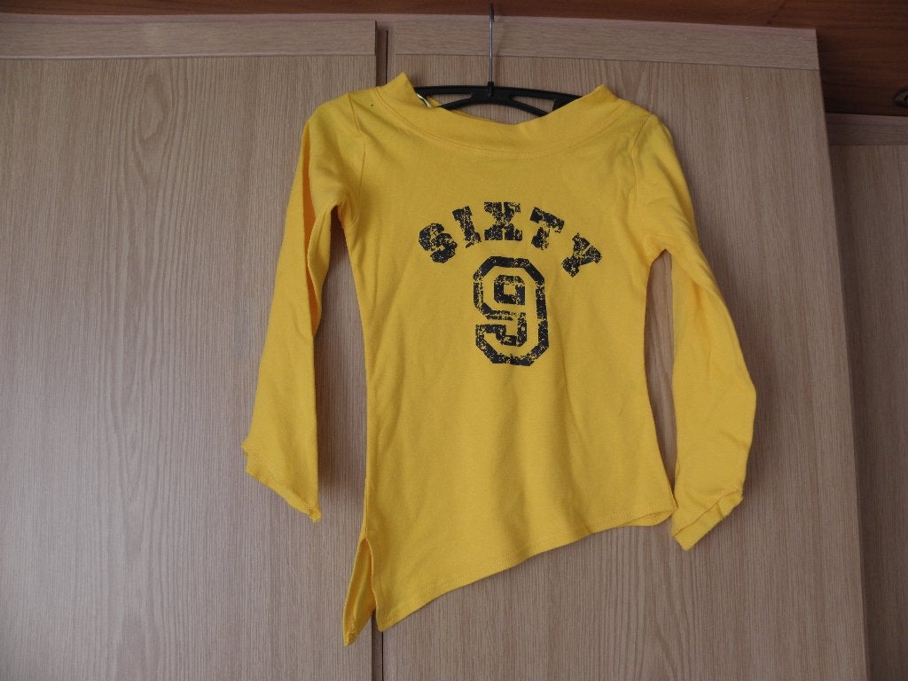Goedkoop zonnig geel katoenen print shirt MATERIAL GIRL 140, Kinderen en Baby's, Kinderkleding | Maat 140, Gebruikt, Meisje, Ophalen of Verzenden