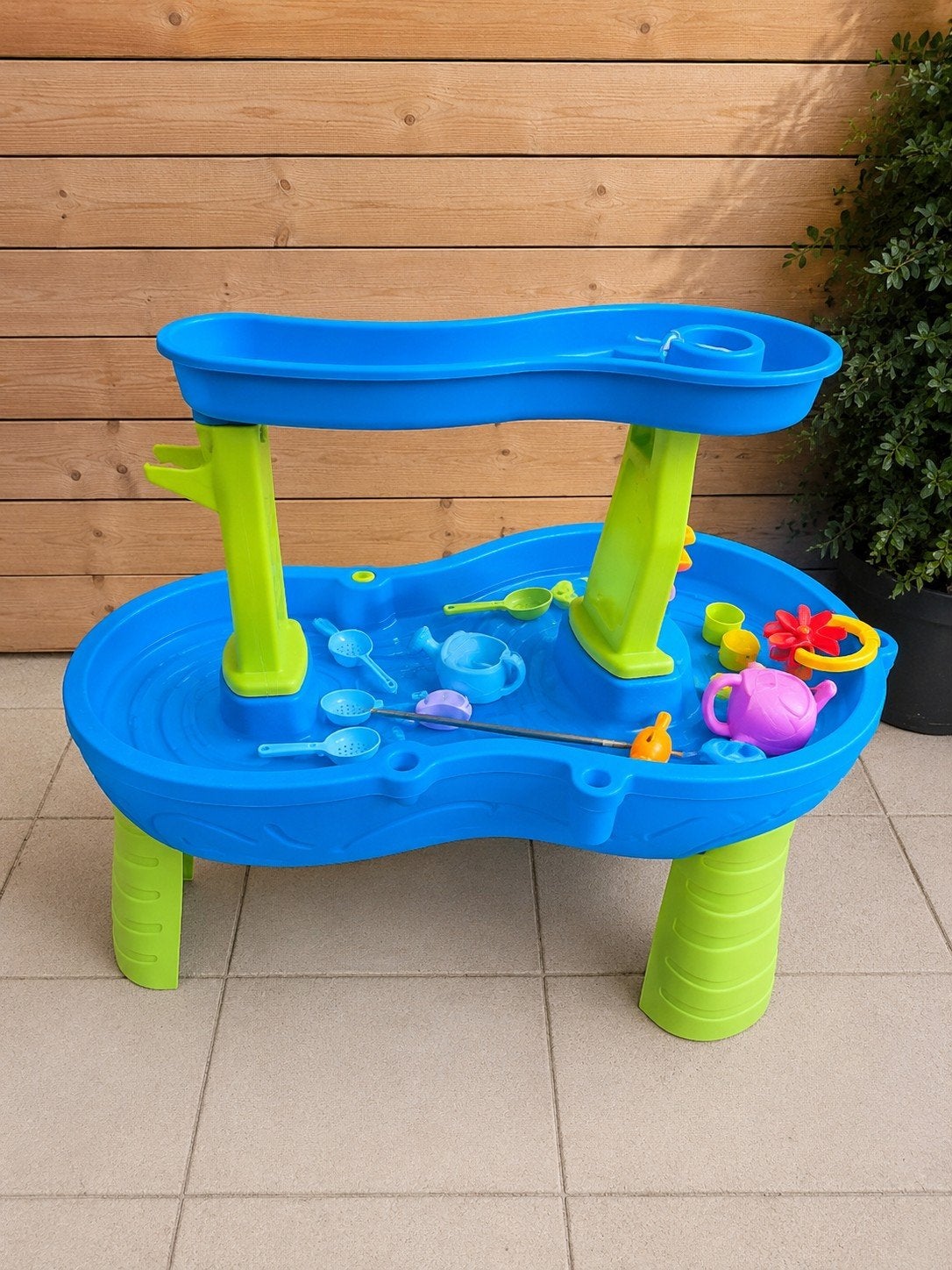 Zand- en watertafel met accessoires, Ophalen, Zo goed als nieuw
