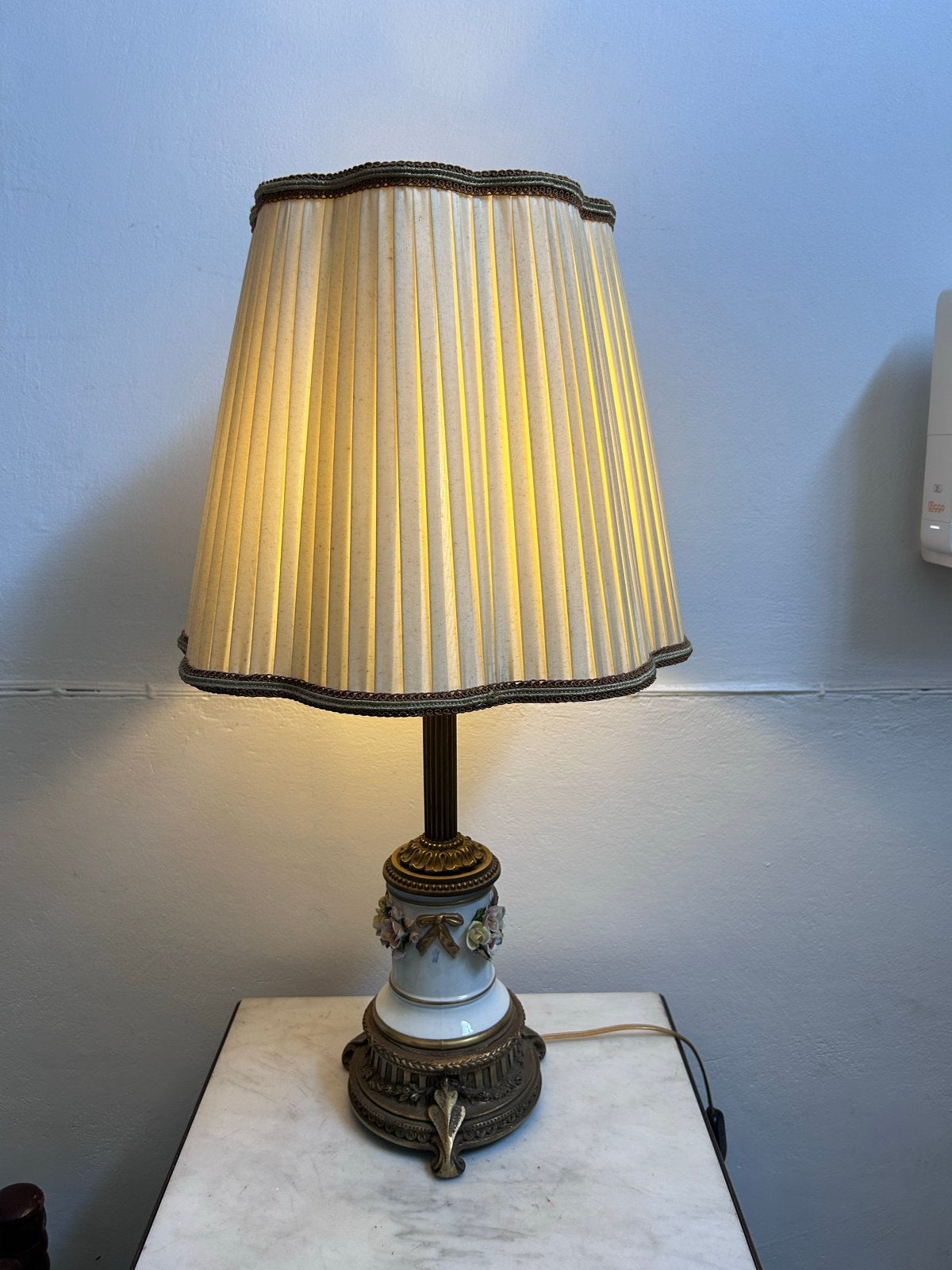 Klassieke Vintage Tafellamp met Porseleinen Bloemen – Barok, Ophalen of Verzenden