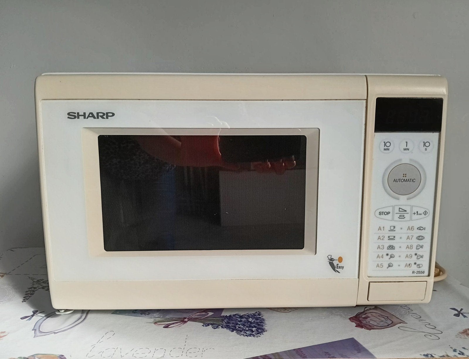 Sharp R-2S56 Magnetron - Goed onderhouden, weinig gebruikt, Ophalen, Draaiplateau, Vrijstaand, Magnetron