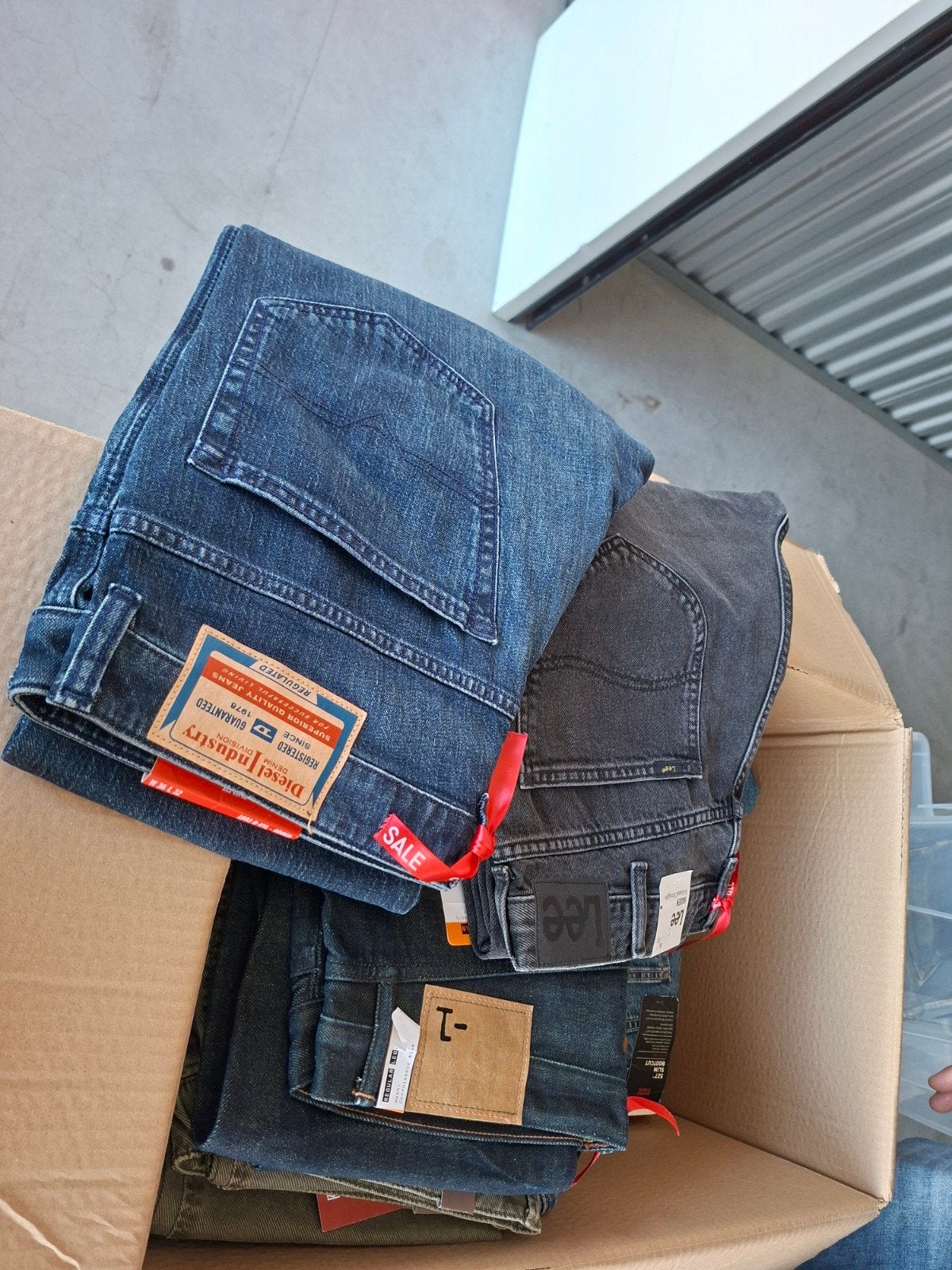 Partij nieuwe jeans van diverse merken, Kleding | Heren, Spijkerbroeken en Jeans, Nieuw, W33 - W34 (confectie 48/50), Blauw, Ophalen of Verzenden