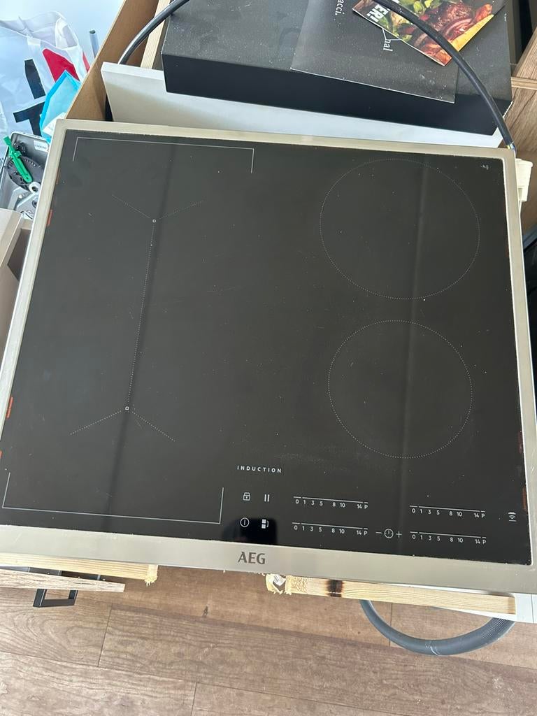 Inductiekookplaat AEG, Witgoed en Apparatuur, Kookplaten, Ophalen, Gebruikt, Tussenbouw, 4 kookzones