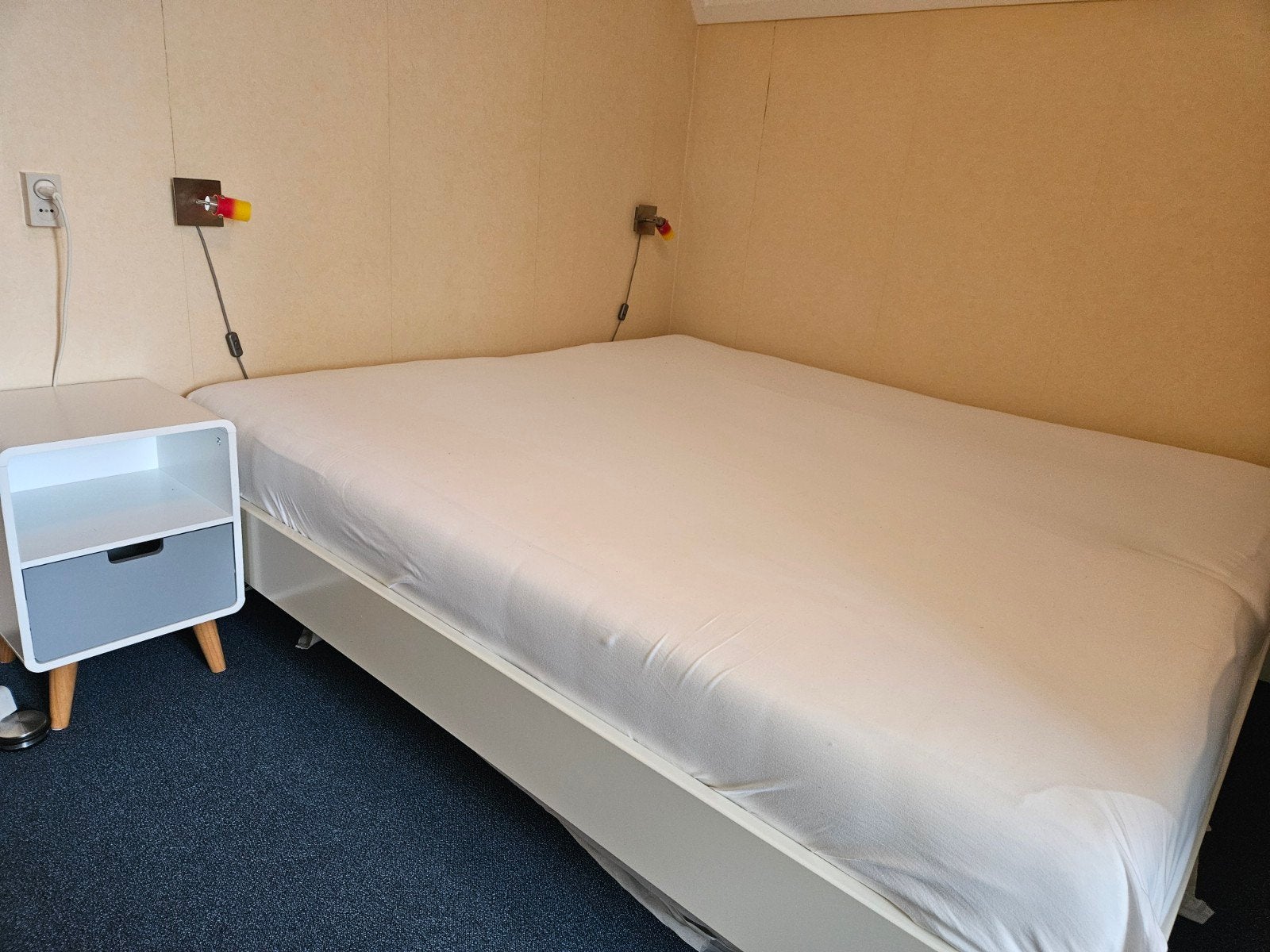 Ledikant 180x200, wit, 95 Euro, Huis en Inrichting, Ophalen, Gebruikt, Wit, Tweepersoons