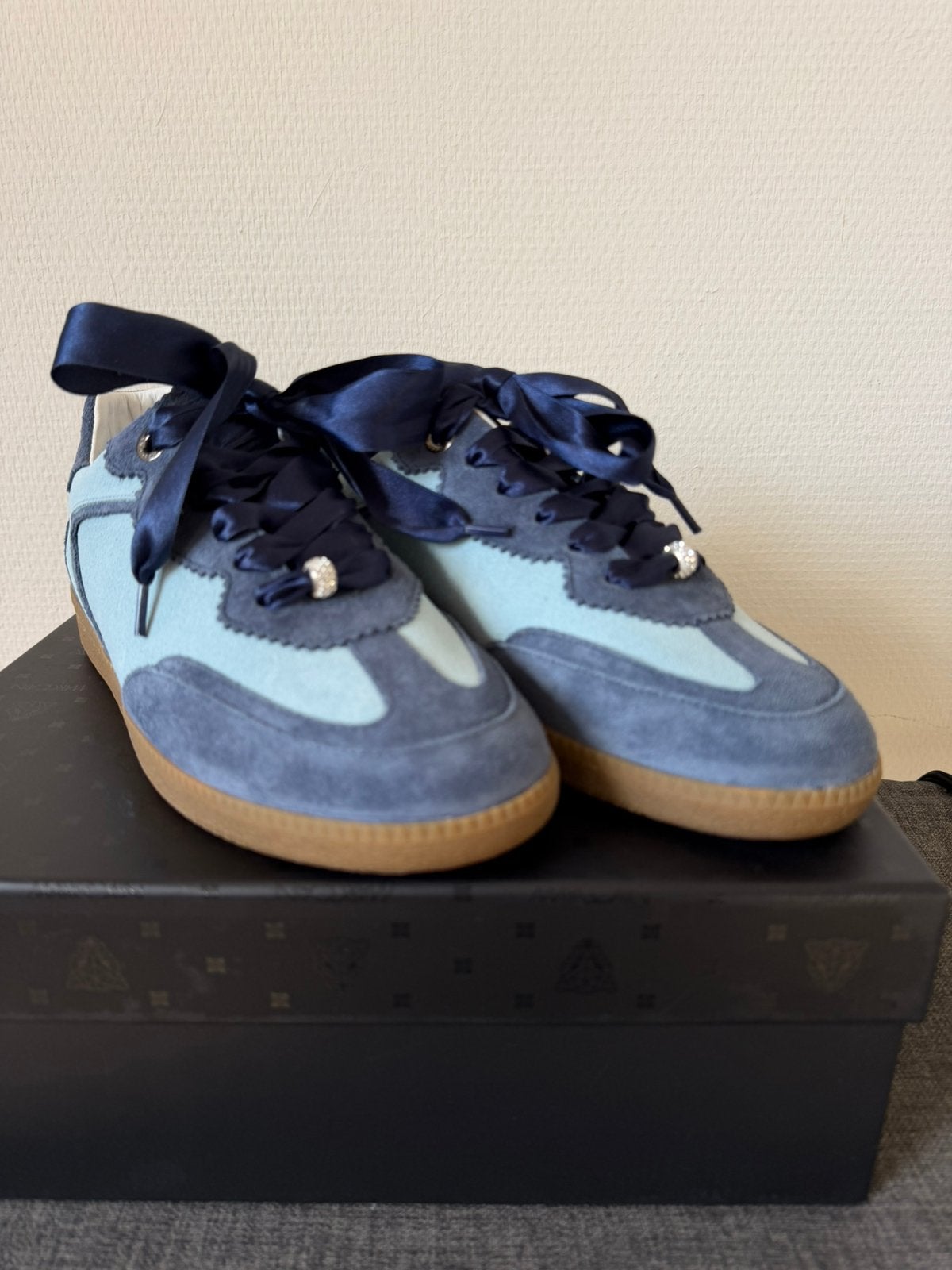 Marccain blauwe klassieke sneakers, maat 39, nieuw in doos!, Blauw, Nieuw, Ophalen of Verzenden, Sneakers of Gympen