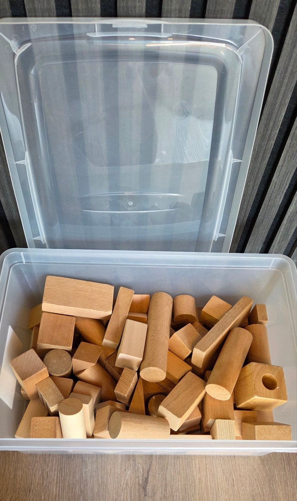 Grote partij houten bouwblokken in handige opbergbox, Ophalen of Verzenden, Gebruikt, Overige merken