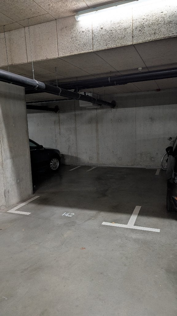Beveiligde privé parkeerplaats – Amsterdam West, Ophalen