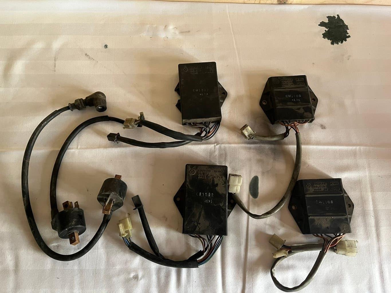 Suzuki rgv 250 bobine,cdi powervalve control unit, Motoren, Ophalen of Verzenden, Gebruikt