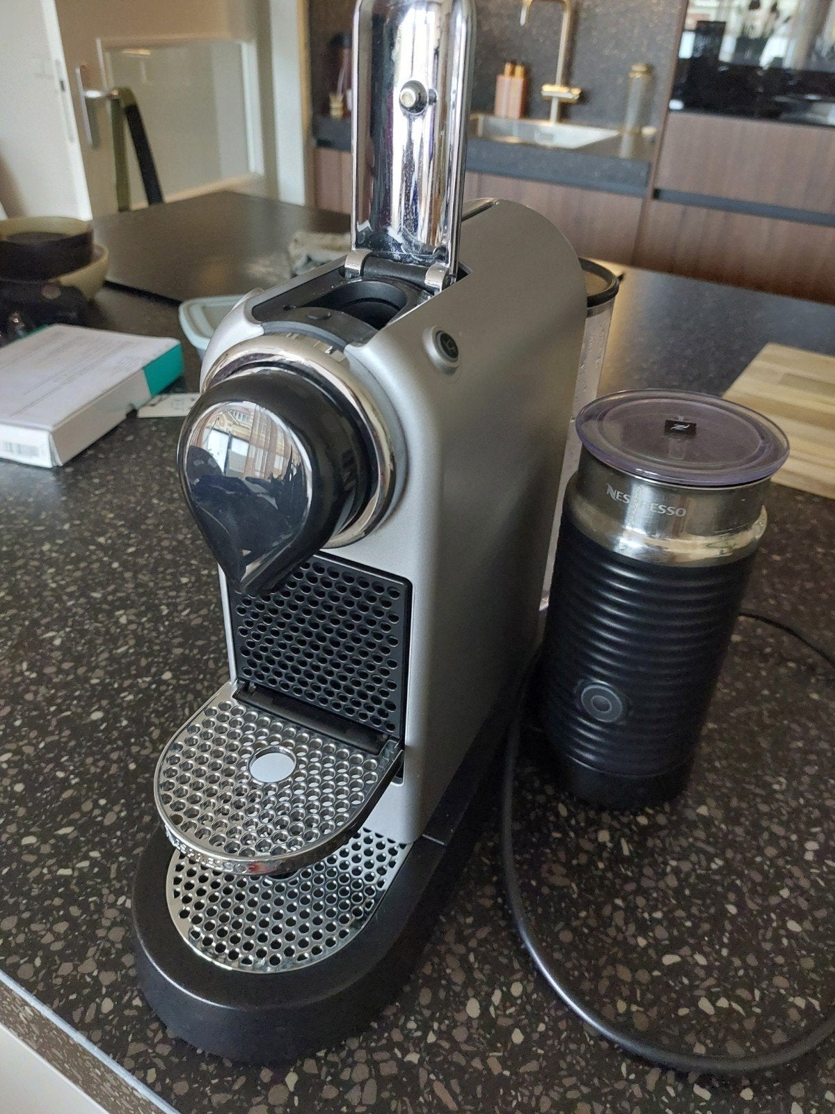 Nespresso  met  melkopschuimer, Ophalen, Gebruikt, Espresso apparaat, 1 kopje
