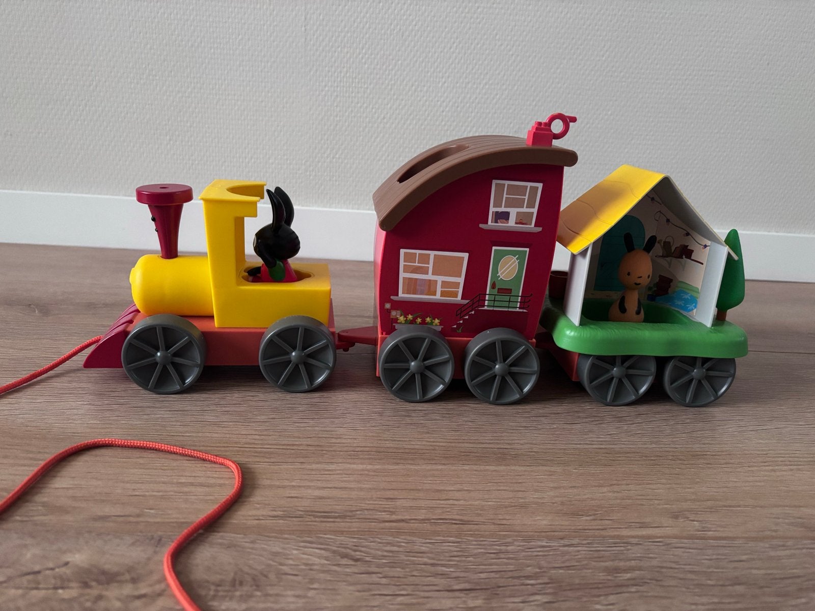 Bing Trein met Figuren - Zo Goed als Nieuw, Ophalen, Zo goed als nieuw