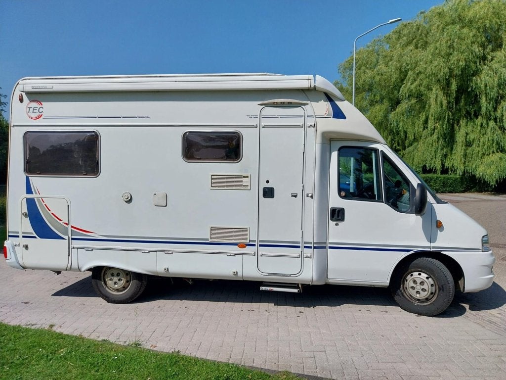 Foto 4 van TEC Rotec Leuke starters camper met 2 grote zonnepanelen !!