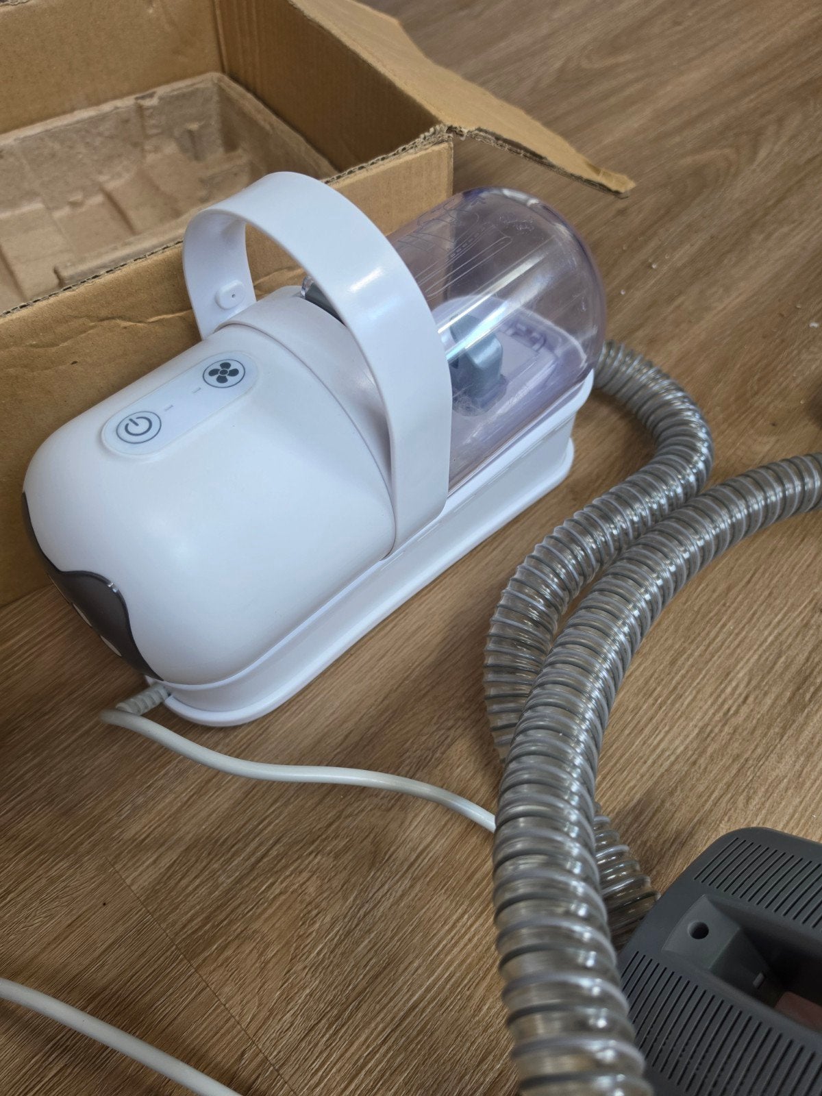8-in-1 Honden en katten groomingkit en stofzuiger, Ophalen of Verzenden, Zo goed als nieuw