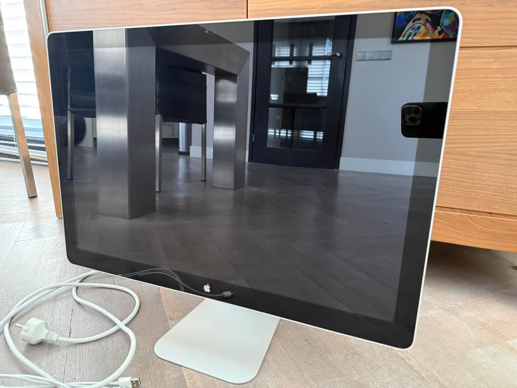Apple thunderbolt display 24”, Ophalen, IPS, 24", Niet werkend