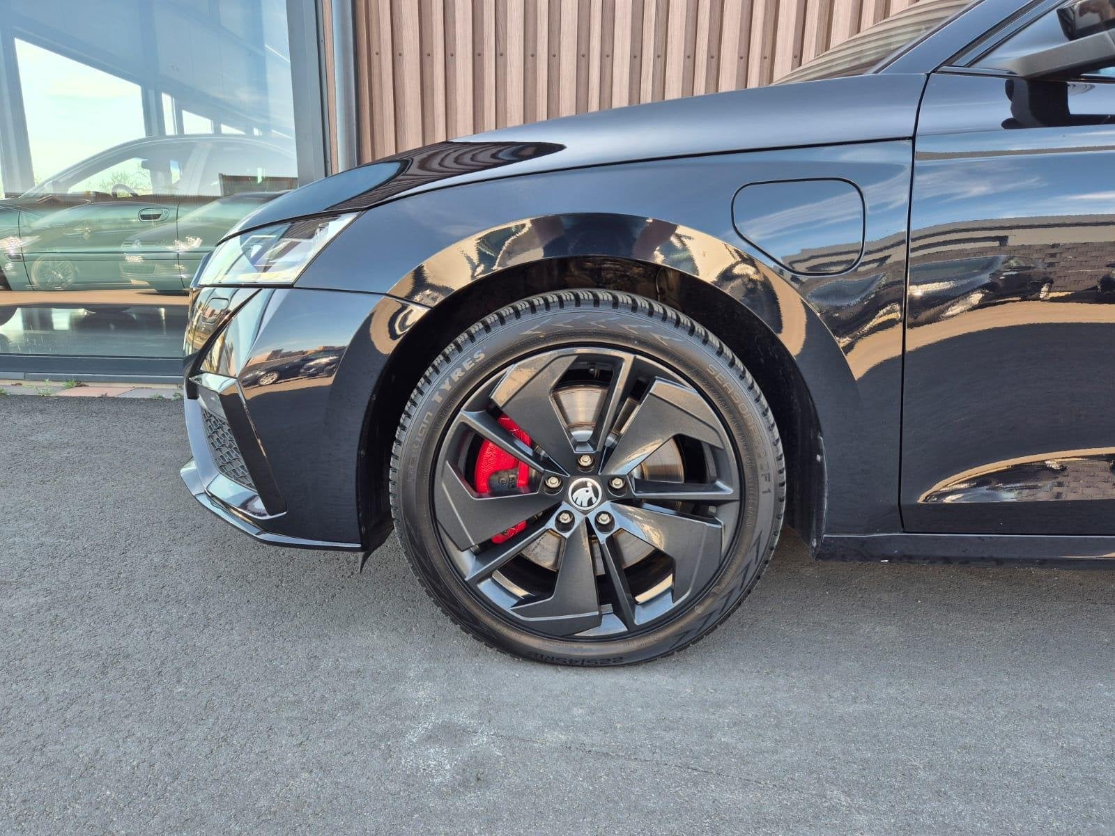 Skoda Octavia Combi 1.4 TSI 245pk RS iV PHEV Business | Matr, Auto's, Skoda, Stof, Gebruikt, 4 cilinders, 150 pk