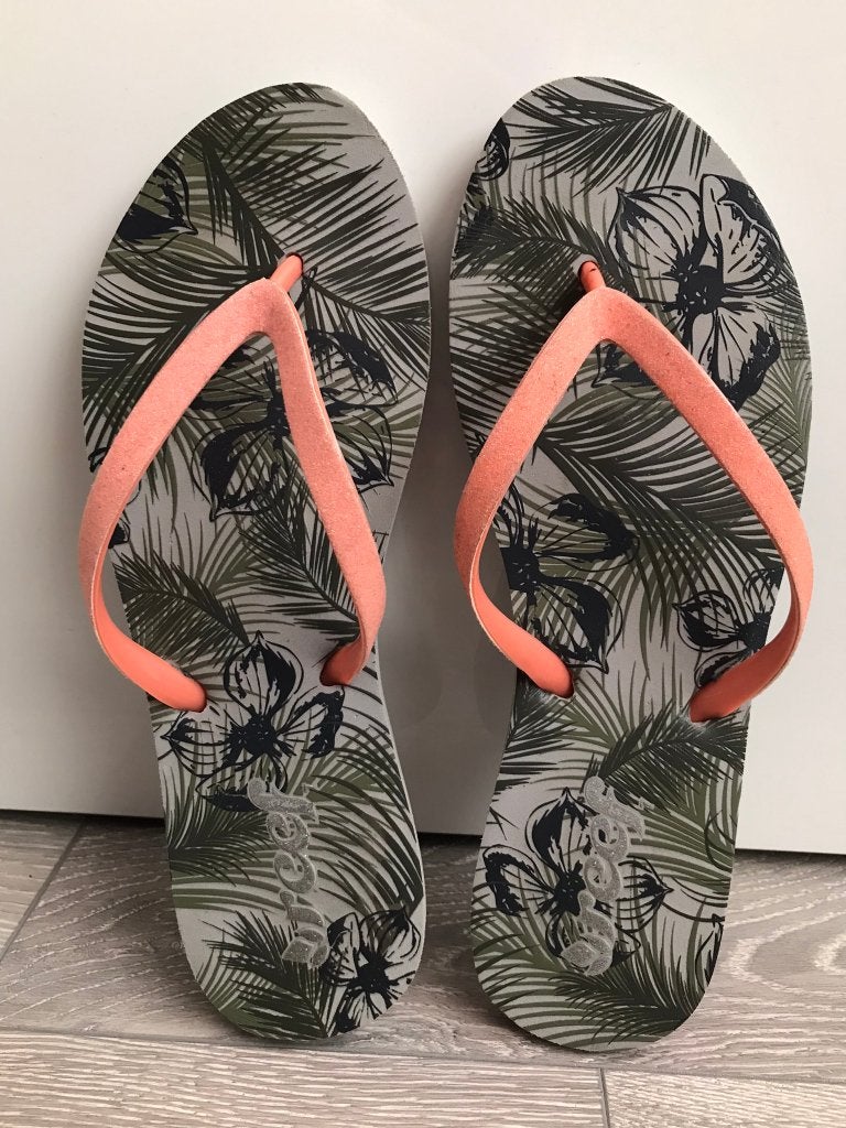 Reef Slippers - maat 37/38 - (6-7) - zonnige dagen -ZGAN, Kleding | Dames, Schoenen, Slippers, Overige kleuren, Ophalen of Verzenden