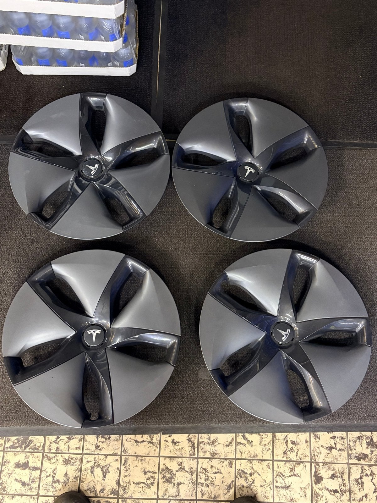 Set van 4 Tesla Model 3 Aero wieldoppen, Ophalen, Zo goed als nieuw