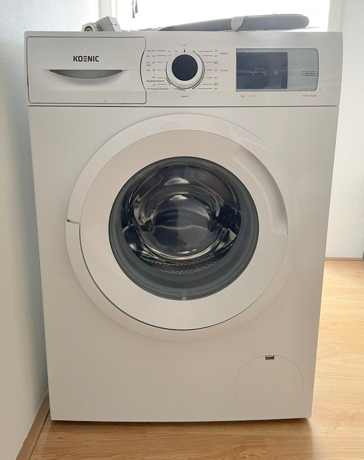Koenic wasmachine, Witgoed en Apparatuur, Wasmachines, Ophalen, Zo goed als nieuw, 85 tot 90 cm, 1200 tot 1600 toeren
