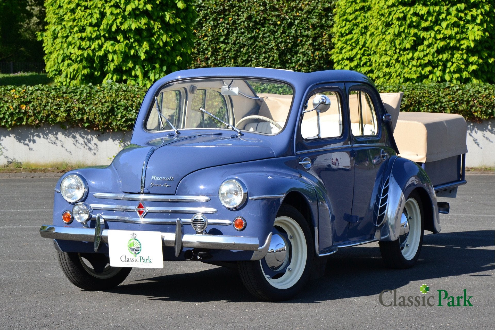 Renault 4CV Découvrable & remorque monoroue Erde (bj 1954), Auto's, Lederen bekleding, Achterwielaandrijving, Beige, Bedrijf