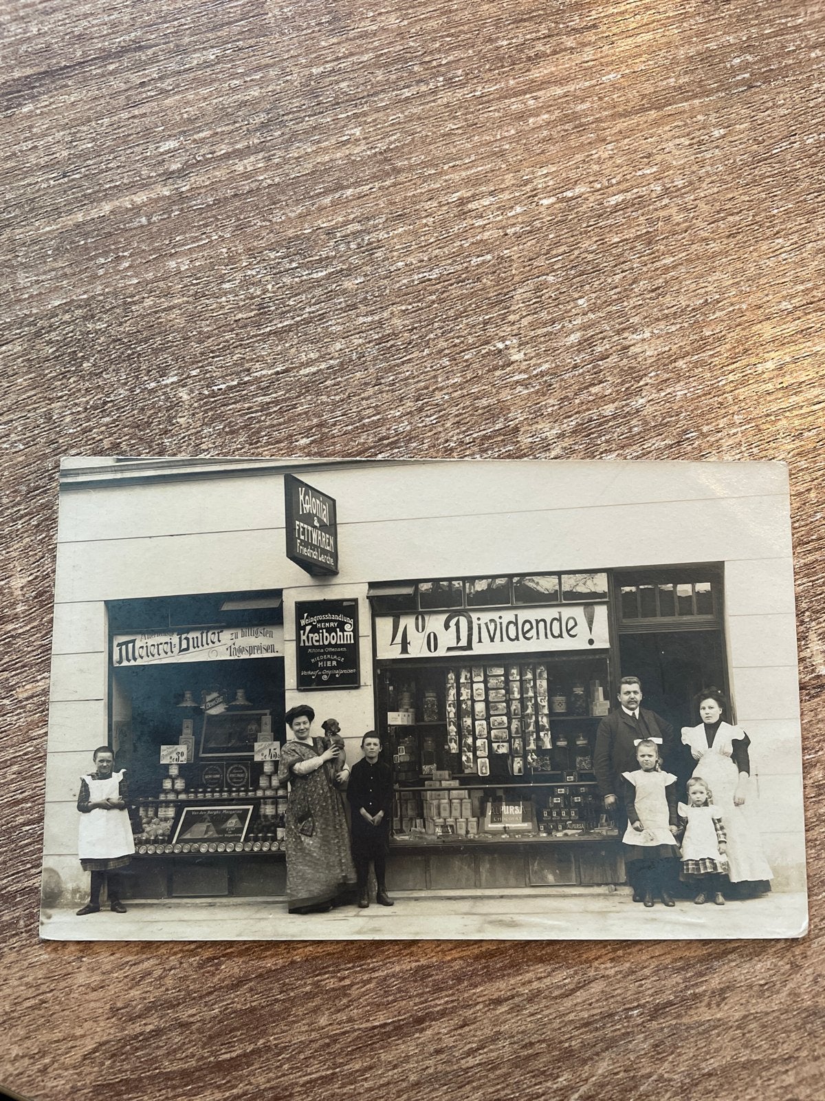 Oude ansichtkaart: Winkel met familie, Duitsland, Verzamelen, Ophalen of Verzenden, Voor 1920, Gelopen, Stad of Dorp
