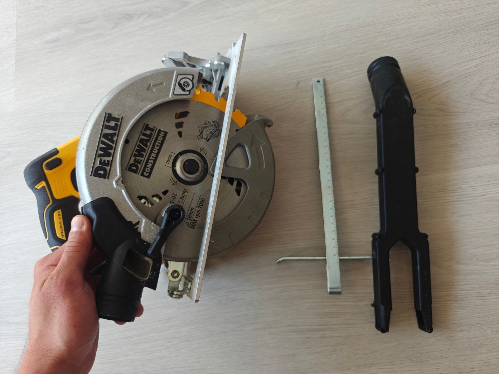 DeWalt DCS570 18V XR cirkelzaag, Doe-het-zelf en Verbouw, Ophalen of Verzenden
