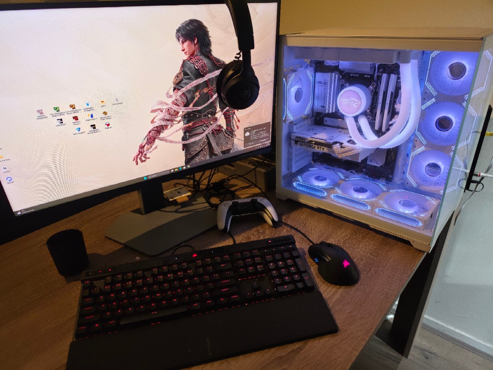Gaming PC Bundel: TCL QLED Monitor, Kraken Headset, Corsair, Computers en Software, Ophalen, 1 TB SSD, 32 GB, Zo goed als nieuw