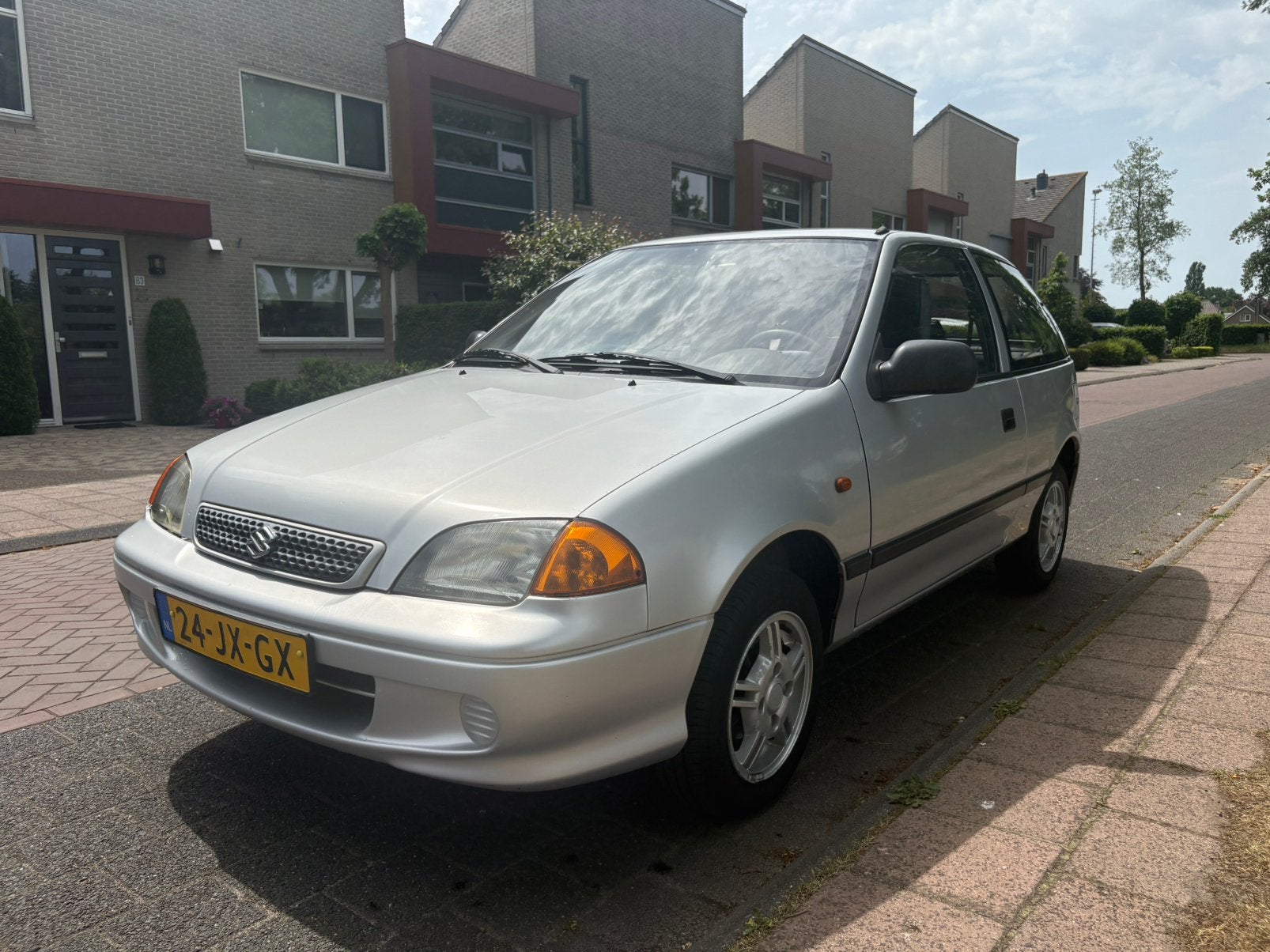 Suzuki Swift 1.0 2002 Grijs, Voorwielaandrijving, 53 pk, 18 €/maand, Swift