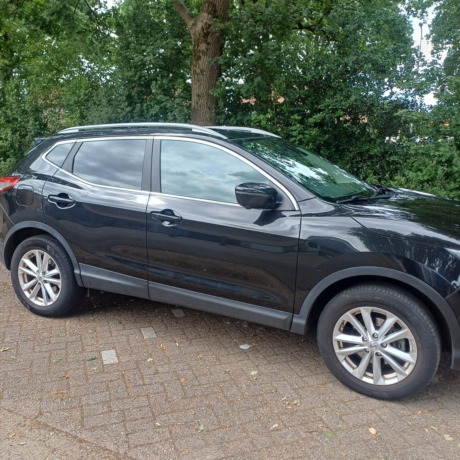 Nissan Qashqai 1.2 Dig-t 85KW 2WD 2015 Zwart, Voorwielaandrijving, 4 cilinders, Zwart, 1200 kg