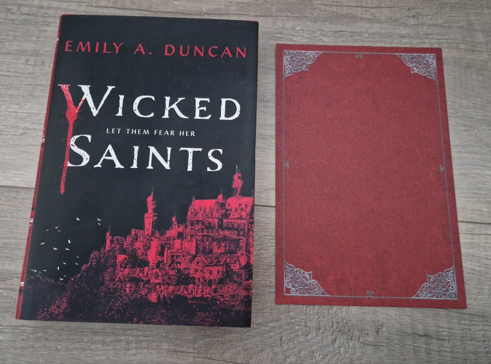 Fairyloot boek wicked saints emily a duncan gesigneerd, Ophalen of Verzenden, Zo goed als nieuw