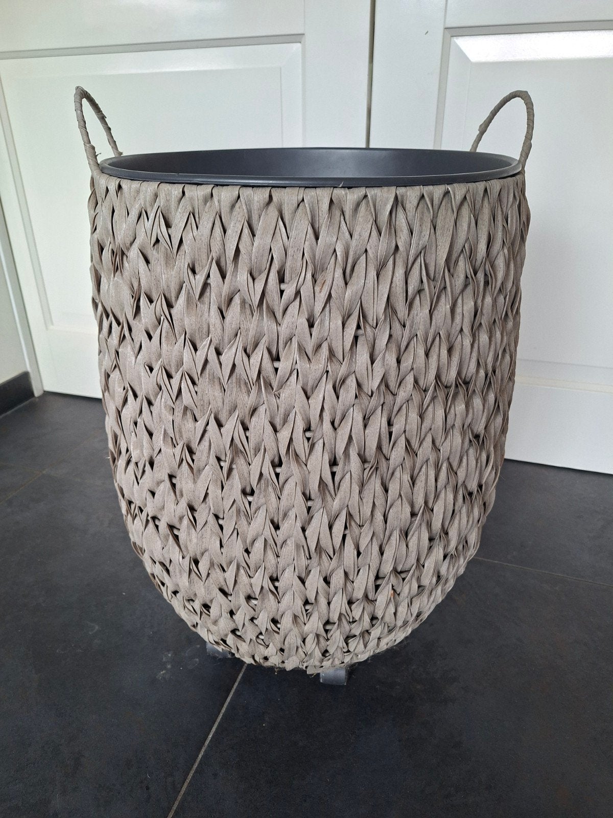Decoratieve plantenbak met rieten look, Ophalen, Gebruikt