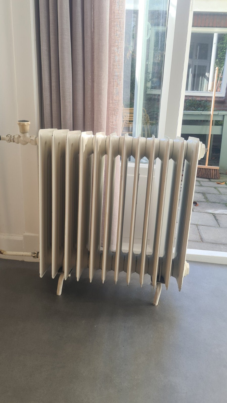 Twee klassieke, retro radiatoren, Ophalen, 30 tot 80 cm, Gebruikt, Radiator