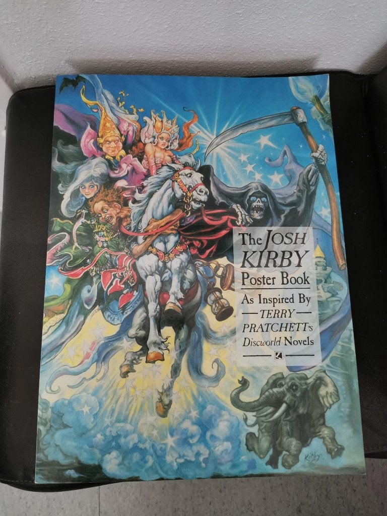 Terry Pratchett Josh Kirby Discworld Poster book, Boeken, Fantasy, Gelezen, Ophalen of Verzenden