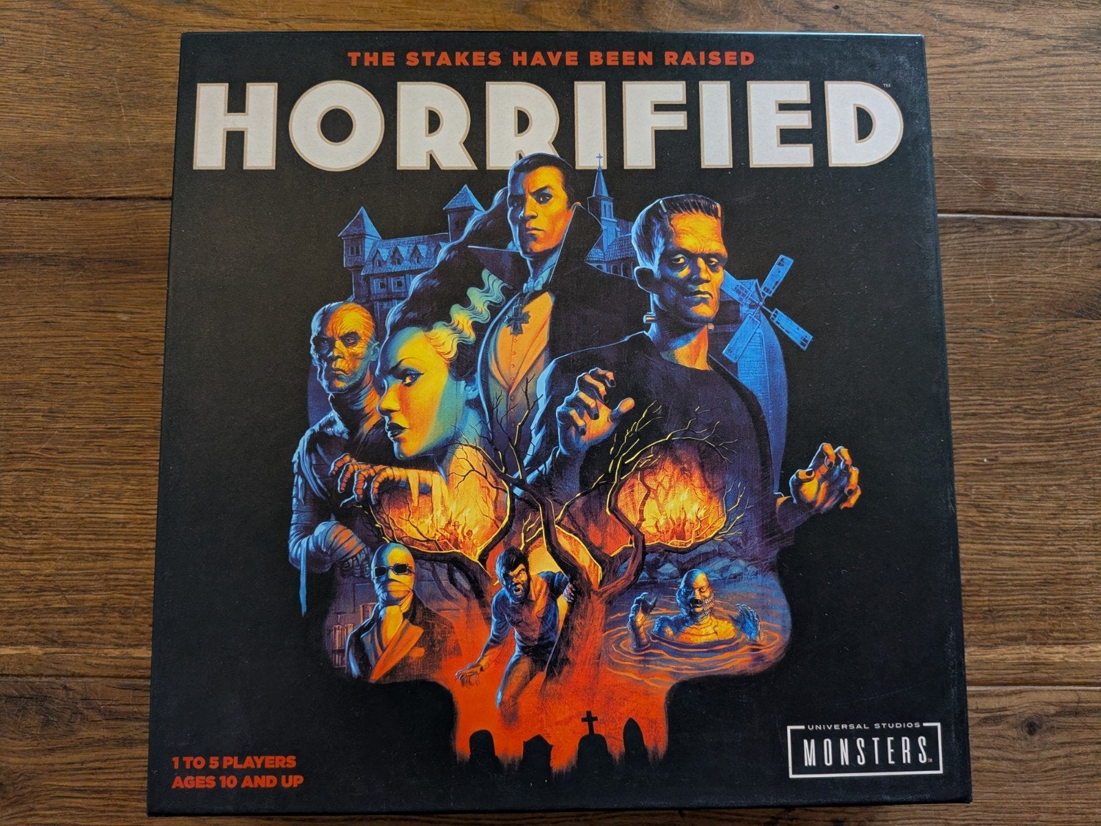 Horrified: Universal Monsters Bordspel - Engelstalig, Hobby en Vrije tijd, Gezelschapsspellen | Bordspellen, Zo goed als nieuw